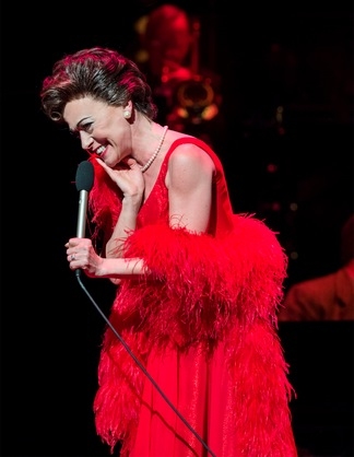 Photo Flash: First Look at Tracie Bennett, Michael Cumpsty and More in END OF RAINBOW Image