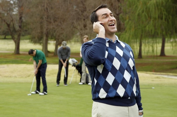 Photo Flash: First Look - MODERN FAMILY's 'Flip Flop,' Airing 4/10 Image