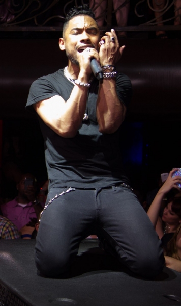 Photo Flash: R&B Singer Miguel Performs at LAX Nightclub Image