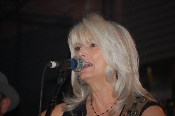 Emmylou Harris Photo