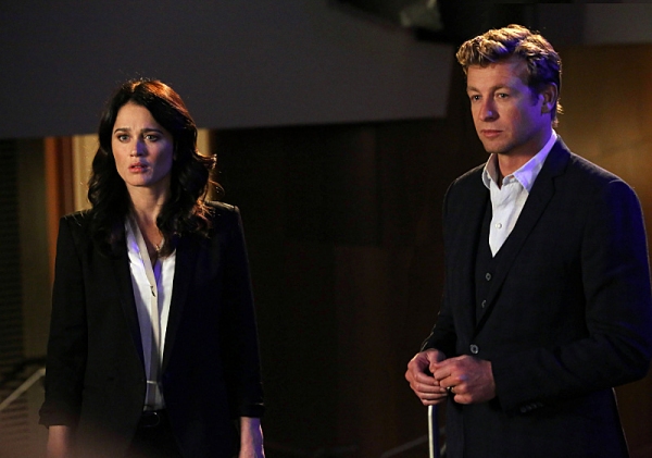 Photo Flash: Donna Murphy Guests on This Week's Episode of THE MENTALIST Image