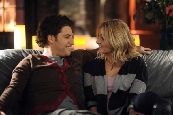Photo Flash: First Look - HAPPY ENDINGS' 'The Straight Dope,' Airing 3/29 Image