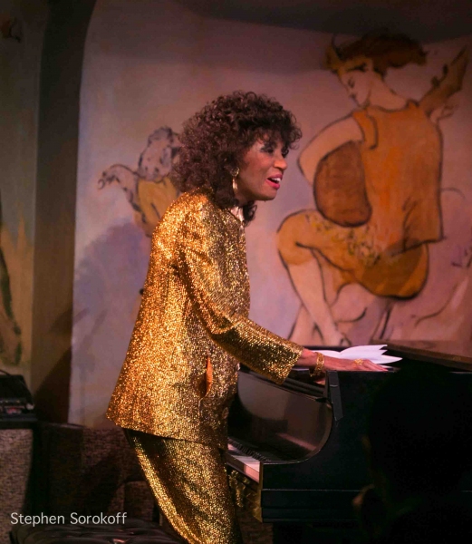 Photo Coverage: Cafe Carlyle Late Night Welcomes Jo Thompson's SLENDER, TENDER AND TALL  Image