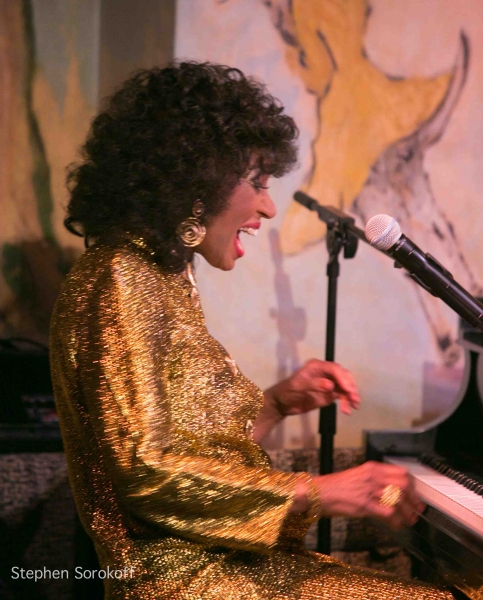 Photo Coverage: Cafe Carlyle Late Night Welcomes Jo Thompson's SLENDER, TENDER AND TALL  Image