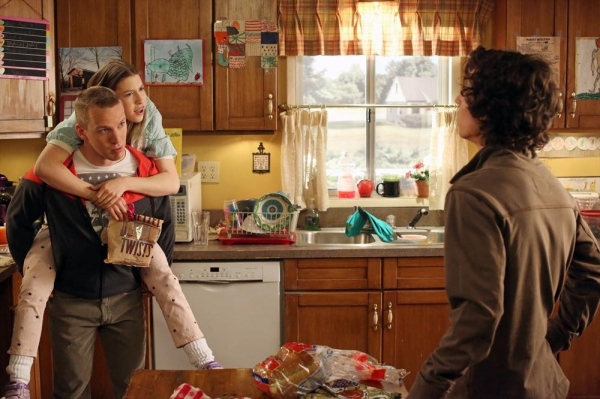 Photo Flash: First Look - THE MIDDLE's 'Dollar Days,' Airing 4/10 Image