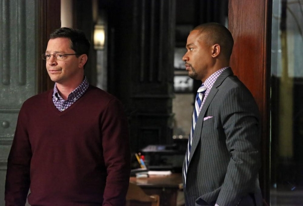 Photo Flash: First Look - SCANDAL's 'Molly, You in Danger, Girl,' Airing 4/4 