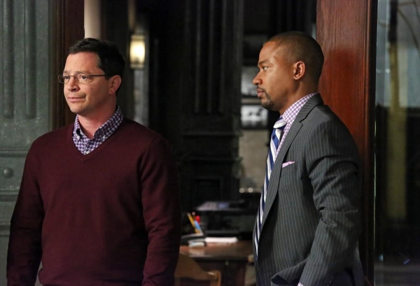 Photo Flash: First Look - SCANDAL's 'Molly, You in Danger, Girl,' Airing 4/4 Image