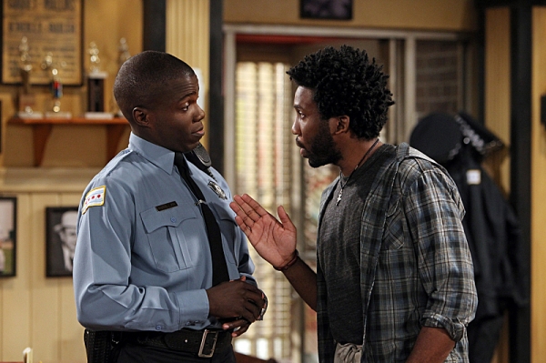 Photo Flash: First Look - MIKE & MOLLY's 'Party Planners,' Airing 4/15 Image
