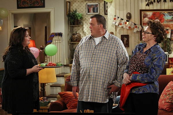 Photo Flash: First Look - MIKE & MOLLY's 'Party Planners,' Airing 4/15 Image