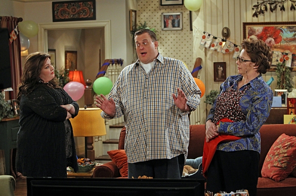 Photo Flash: First Look - MIKE & MOLLY's 'Party Planners,' Airing 4/15 Image