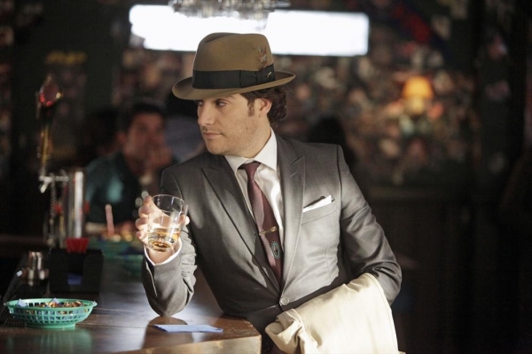 Photo Flash: First Look - HAPPY ENDINGS' 'The Storm Before the Calm,' Airing 4/12 Image