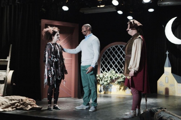 Photo Flash: First Look - HAPPY ENDINGS' 'The Storm Before the Calm,' Airing 4/12 Image