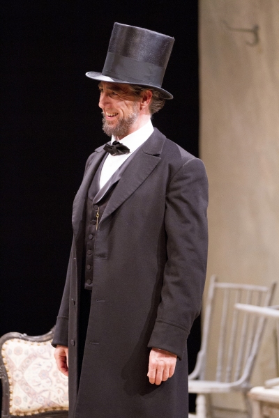 Thomas Adrian Simpson as Abraham Lincoln Photo
