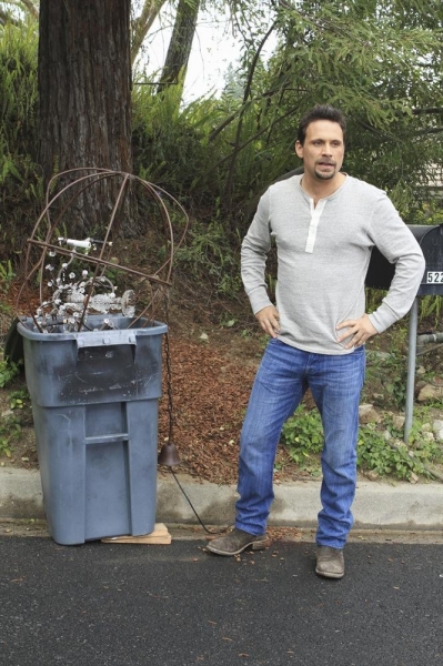 Photo Flash: First Look - SUBURGATORY's Season Finale, 4/17 Image