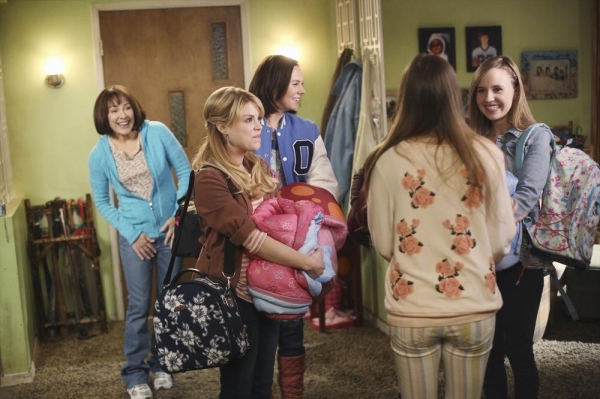 Photo Flash: THE MIDDLE's 'From Orson with Love,' Airing 5/1 Image