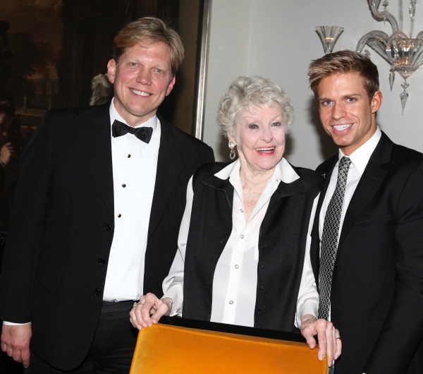Photo Coverage: The Stars Come Out for Elaine Stritch's Farewell Cabaret - Movin' Over and Out Photo Coverage: The Stars Come Out for Elaine Stritch's Farewell Cabaret - Movin' Over and Out Image