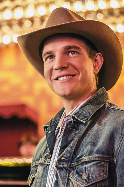 Photo Flash: VEGAS is Full of 'Scoundrels,' Episode Airing 4/19 Image