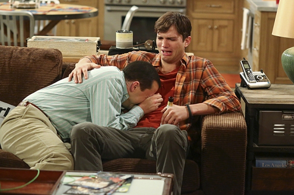 Photo Flash: TWO AND A HALF MEN's 'Another Night With Neil Diamond,' Airing 4/25 Image