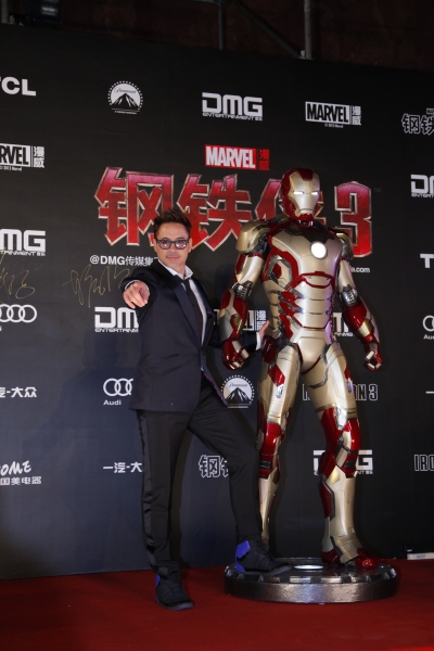 Photo Flash: Robert Downey Jr. Promotes IRON MAN 3 in China 