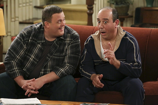 Photo Flash: MIKE & MOLLY's 'Mike Can't Read,' Airing 4/29 