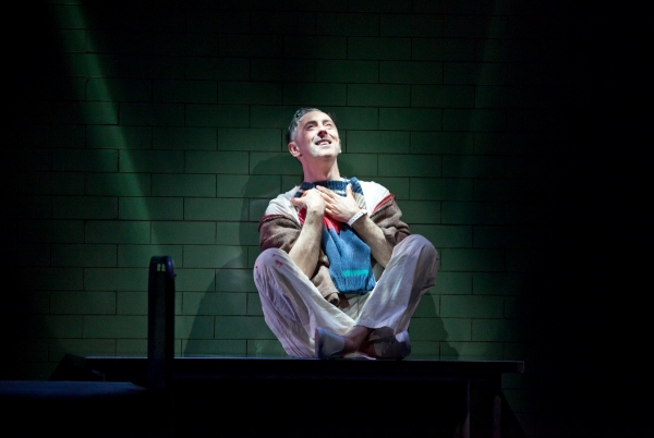 Photo Flash: First Look at Alan Cumming & More in MACBETH on Broadway!  Image