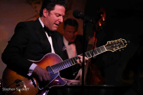 Photo Coverage: John Pizzarelli Quartet Plays Cafe Carlyle! Image