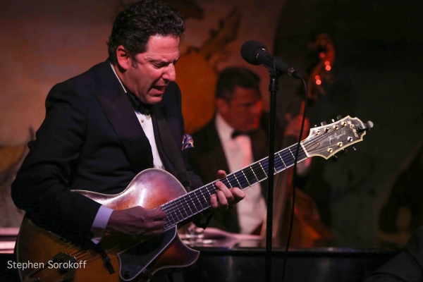 Photo Coverage: John Pizzarelli Quartet Plays Cafe Carlyle! Image