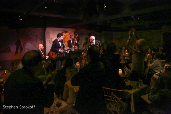 Photo Coverage: John Pizzarelli Quartet Plays Cafe Carlyle! Image