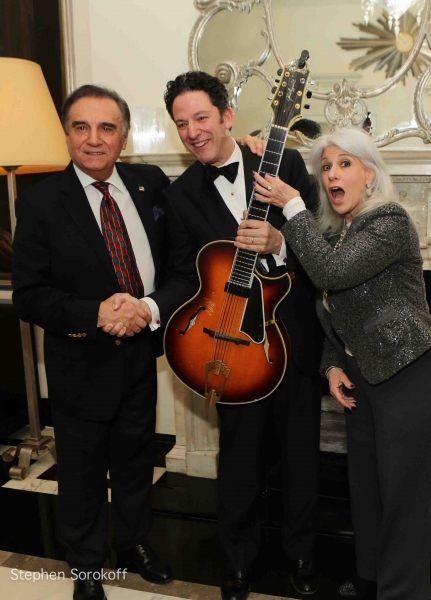 Photo Coverage: John Pizzarelli Quartet Plays Cafe Carlyle! Image