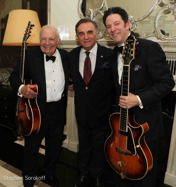 Photo Coverage: John Pizzarelli Quartet Plays Cafe Carlyle! Image