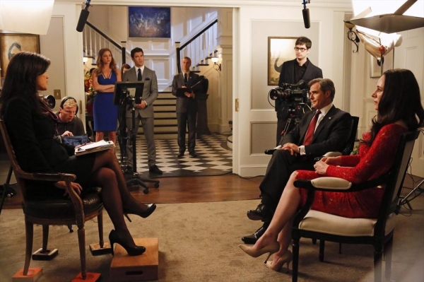 Photo Flash: REVENGE's 'Identity,' Airing 4/28 Image