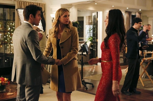 Photo Flash: REVENGE's 'Identity,' Airing 4/28 Image