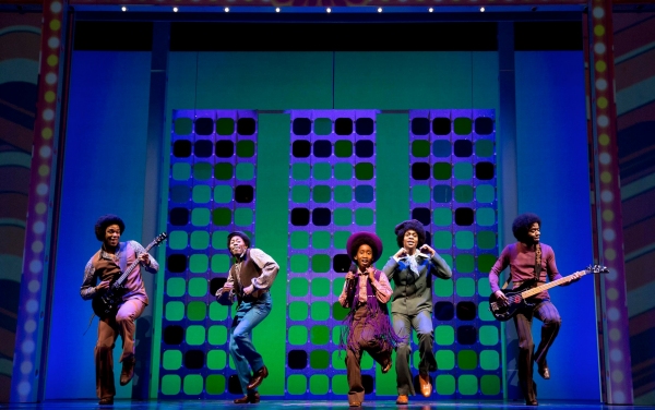 Photo Flash: Get Ready, 'Cause Here Comes MOTOWN- First Look at the Cast in Action!  Image
