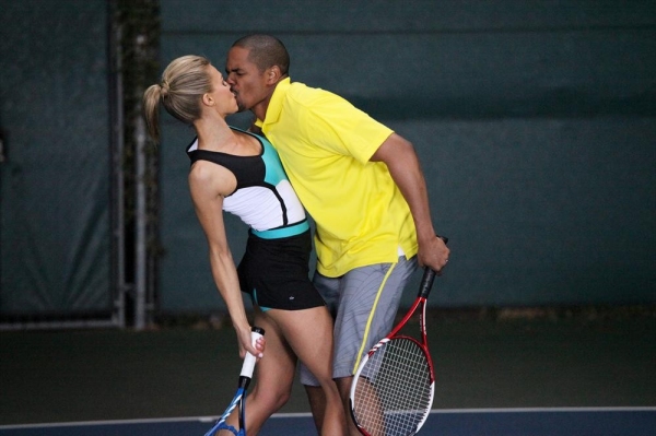 Photo Flash: HAPPY ENDINGS' 'Deuce Babylove 2: Electric Babydeuce,' Airing 4/26 Image