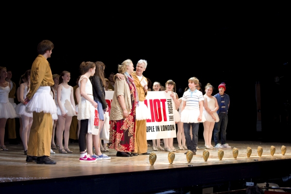 Amy Horsewood, Megan Horsewood, Sharon Hick with Deka Walmsley and the cast of Billy  Photo