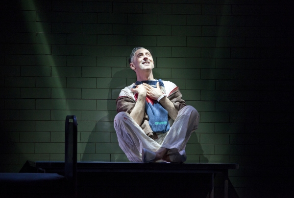 Photo Flash: Get a First Look at Alan Cumming in MACBETH on Broadway! Image