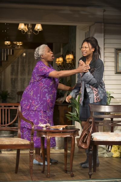 Photo Flash: First Look at Steppenwolf Theatre's HEAD PASSES Image