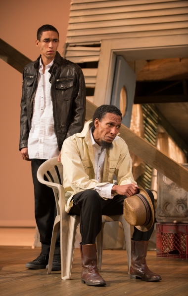 Photo Flash: First Look at Steppenwolf Theatre's HEAD PASSES Image