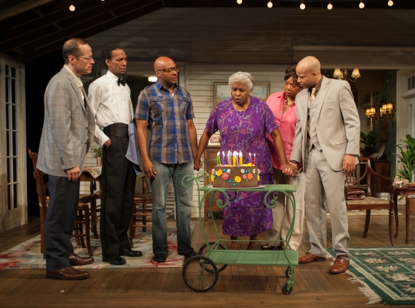 Photo Flash: First Look at Steppenwolf Theatre's HEAD PASSES Image