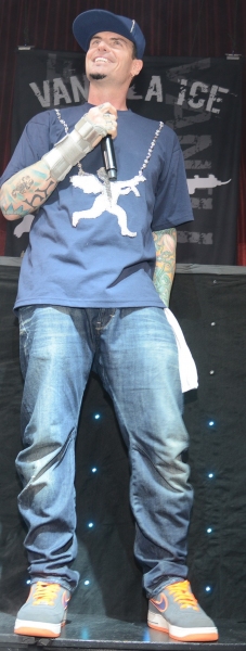 Photo Flash: Rapper Vanilla Ice Appears at Las Vegas' LAX Nightclub Image