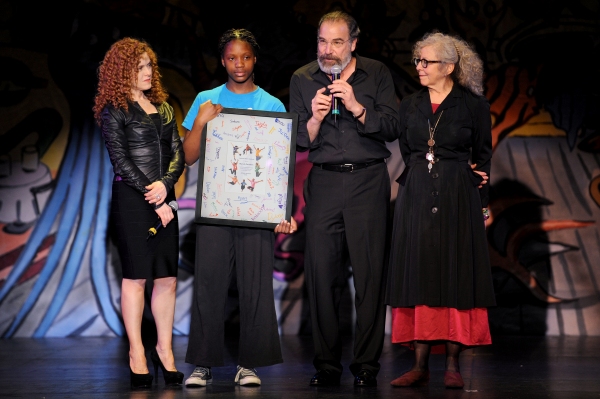 Photo Flash: Bernadette Peters, Terrence Mann & More Honor Mandy Patinkin at National Dance Institute Gala Image