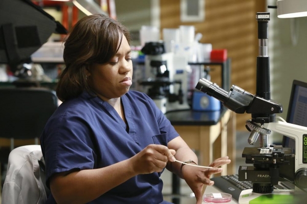 Photo Flash: GREY'S ANATOMY's 'Do You Believe in Magic,' Airing 5/2 Image