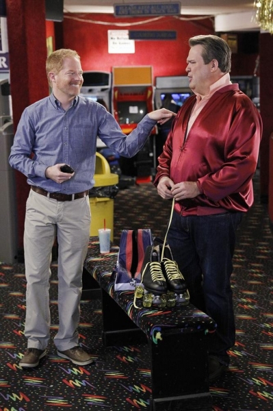 Photo Flash: MODERN FAMILY's 'My Hero,' Airing 5/8 Image