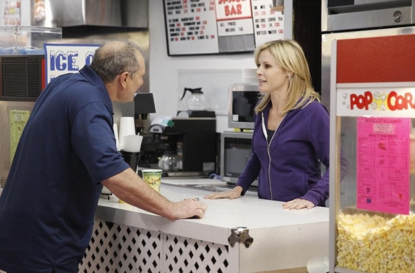 Photo Flash: MODERN FAMILY's 'My Hero,' Airing 5/8 Image