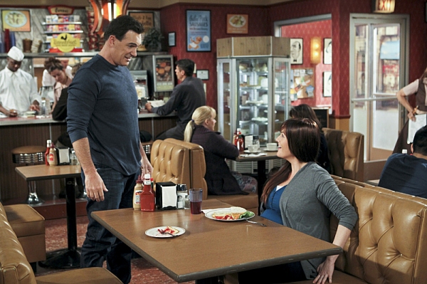 Photo Flash: RULES OF ENGAGEMENT's 'A Wee Problem,' Airing 5/6 Image