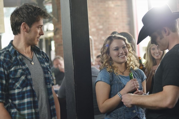 Photo Flash: NASHVILLE's 'Take These Chains from My Heart,' Airing 5/1 Image