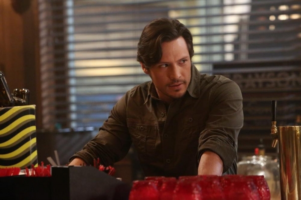 Photo Flash: REVENGE's 'Engagement,' Airing 5/5 Image