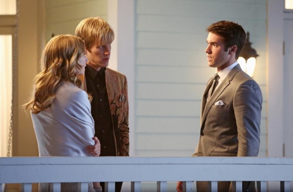 Photo Flash: REVENGE's 'Engagement,' Airing 5/5 Image