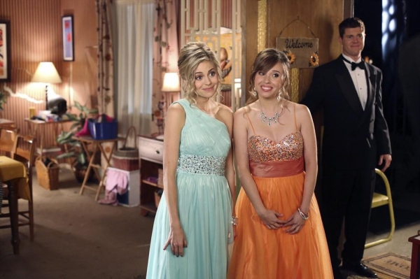 Photo Flash: THE MIDDLE's 'Hallelujah Hoedown,' Airing 5/8 Image