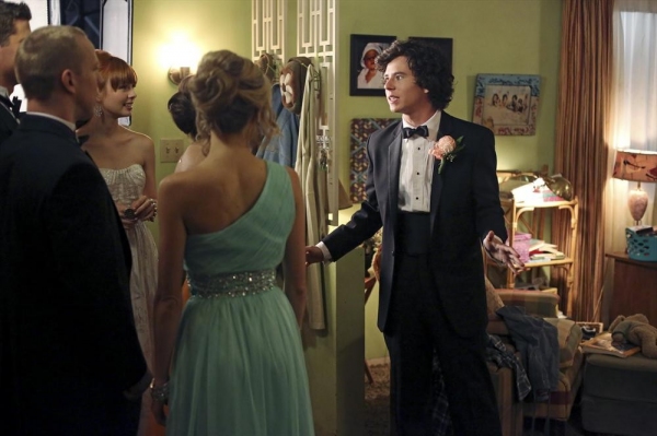 Photo Flash: THE MIDDLE's 'Hallelujah Hoedown,' Airing 5/8 Image
